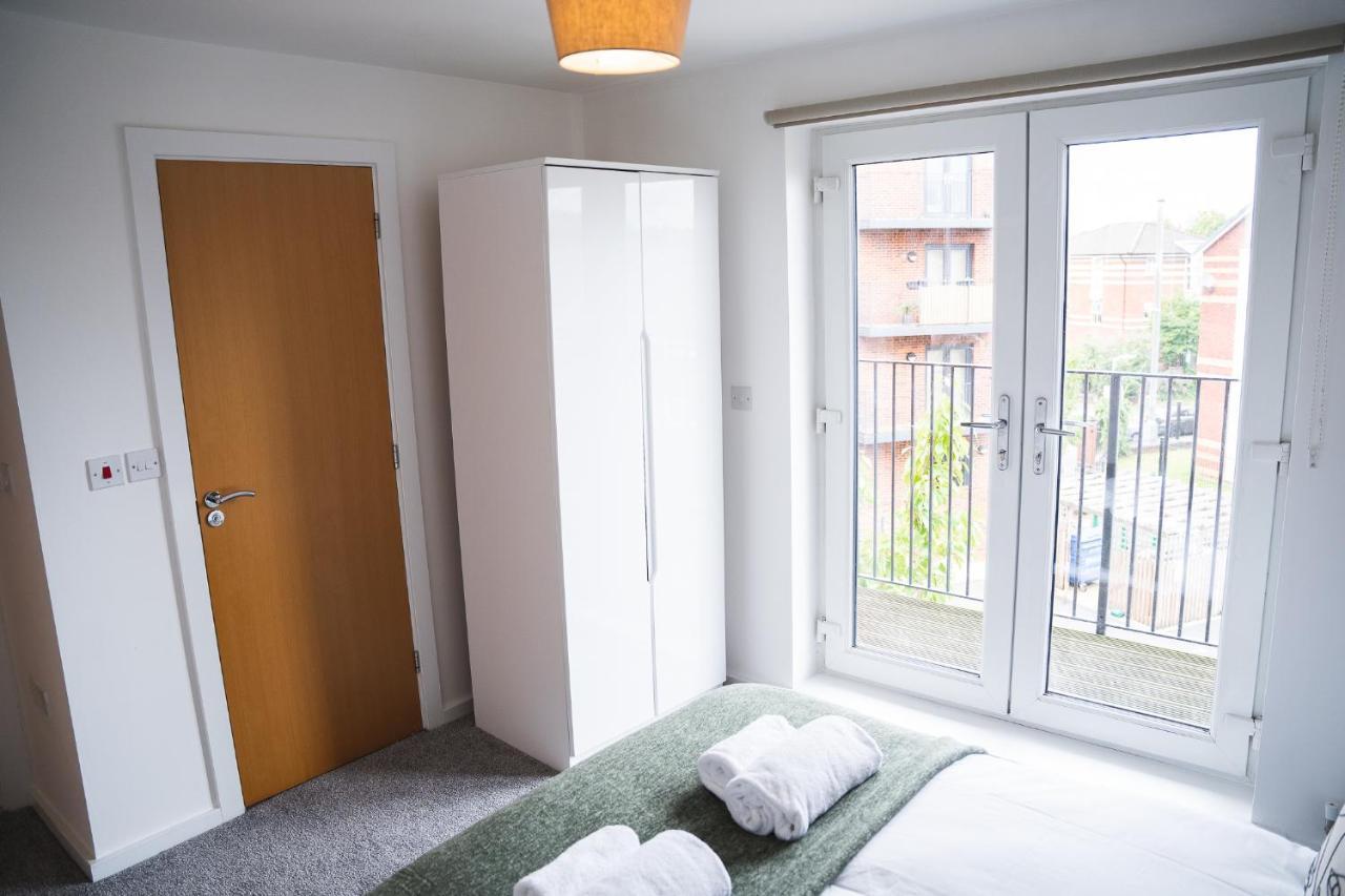 City Centre 2-Bed - New - Free Wi-Fi - Central Манчестер Екстер'єр фото